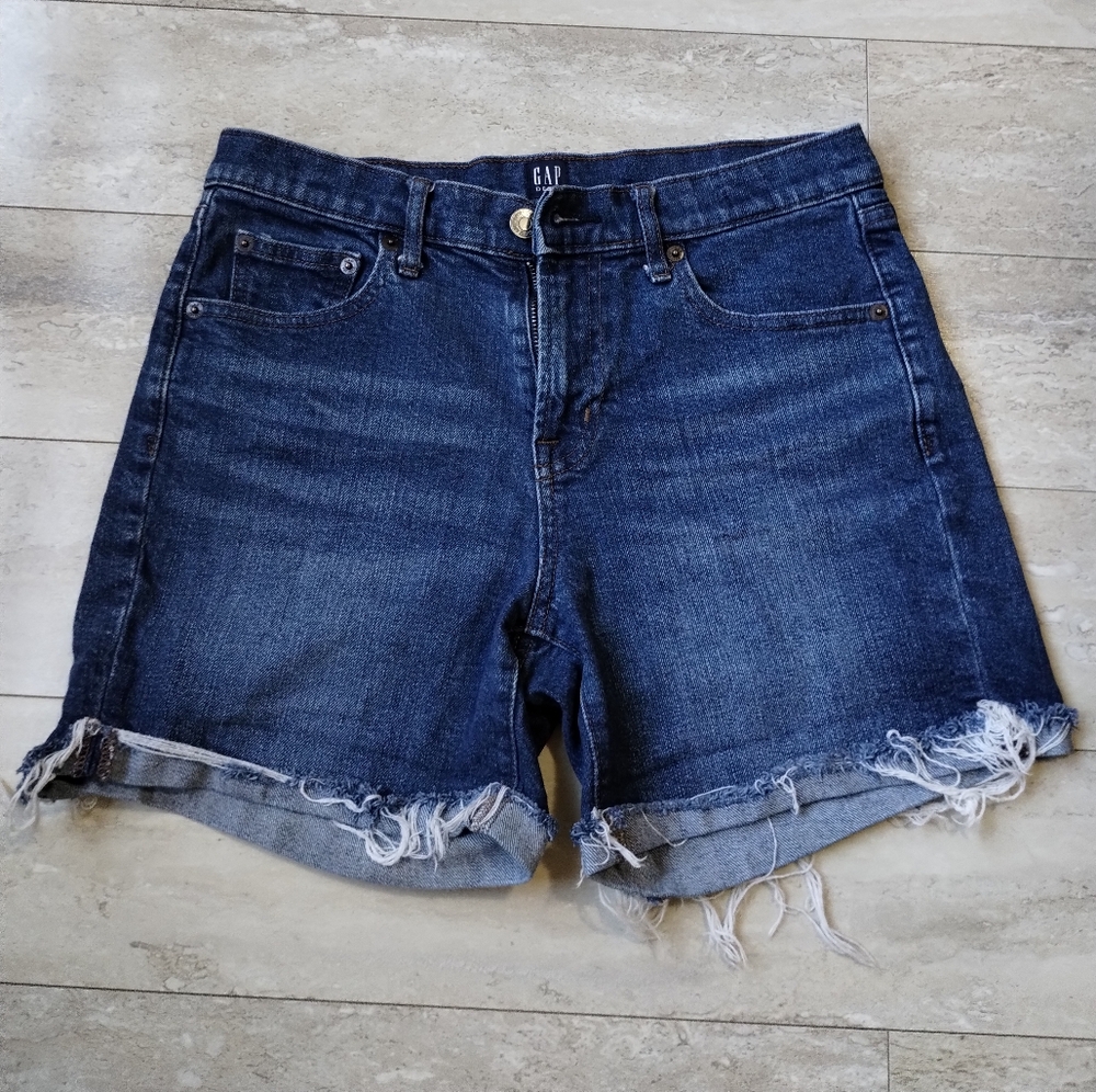 Gap jean Denim shorts Frayed Hem size 27